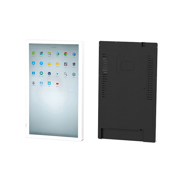 18Écran LCD haute définition à l'entrée de la salle de consultation de l'hôpital